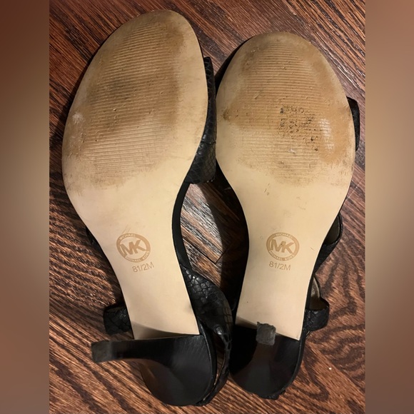 Michael Kors size 8 1/2 sandals - Picture 4 of 6